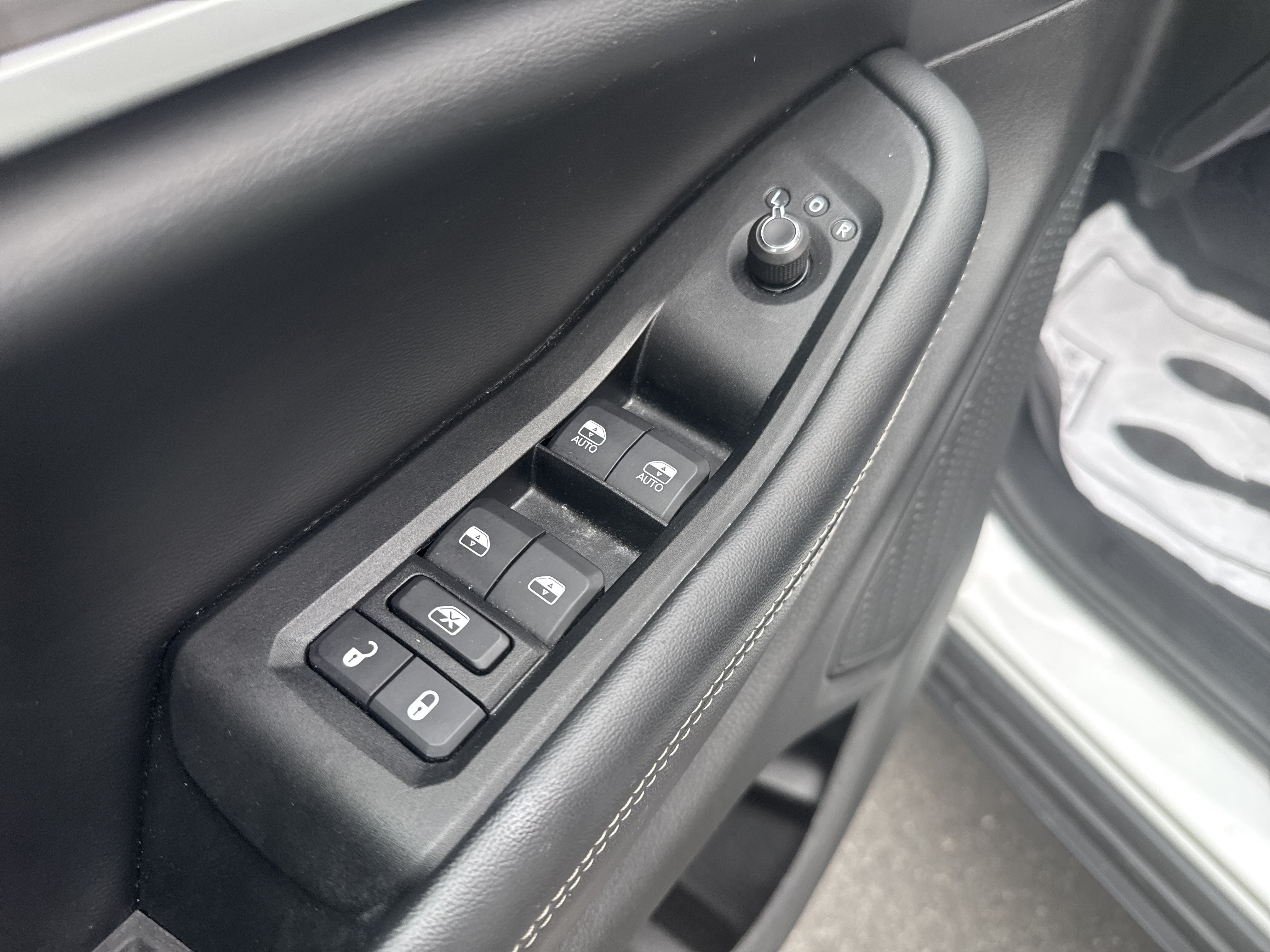 Used 2023 Jeep Grand Cherokee Limited AWD/4WD image 16