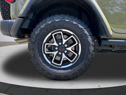 Used 2025 Jeep Wrangler Unlimited Rubicon w/ Safety Group AWD/4WD image 36