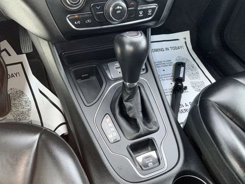 Used 2019 Jeep Cherokee Latitude Plus FWD image 20