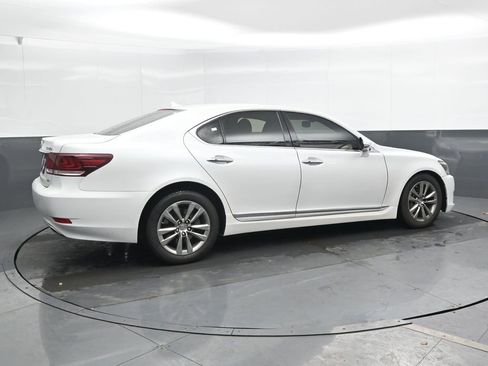 Used 2013 Lexus LS 460 AWD w/ Comfort Pkg image 2