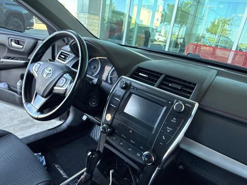 Used 2017 Toyota Camry SE FWD image 22