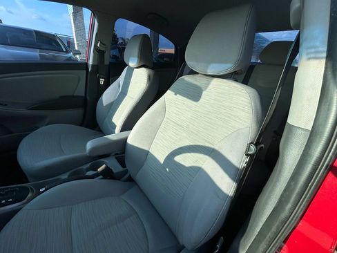 Used 2017 Hyundai Accent SE FWD image 9