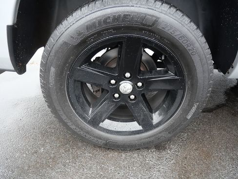 Used 2017 RAM 1500 Express w/ Express Value Package image 32