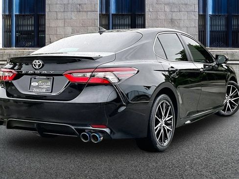 Used 2024 Toyota Camry SE FWD image 11