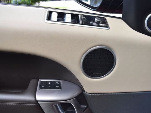 Used 2019 Land Rover Range Rover Sport HSE image 23