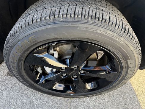 Used 2024 Jeep Grand Cherokee Altitude image 4