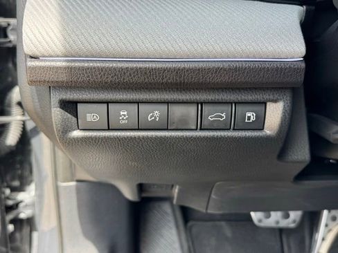 Used 2025 Toyota Camry SE w/ Convenience Package FWD image 23