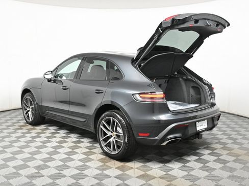 Certified 2025 Porsche Macan image 24