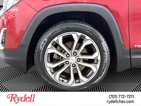 Used 2018 GMC Terrain SLT w/ Preferred Package AWD/4WD image 9
