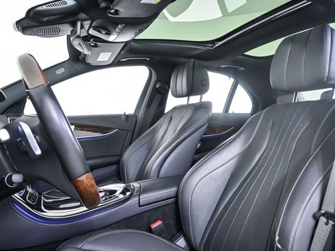 Used 2017 Mercedes-Benz E 300 image 5
