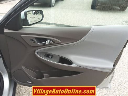 Used 2017 Chevrolet Malibu LT w/ Leather Package image 30