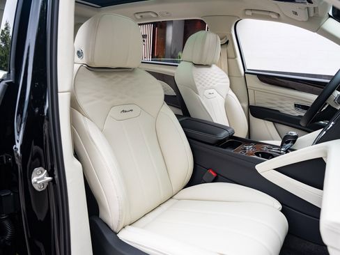 Used 2024 Bentley Bentayga Extended Wheelbase image 47