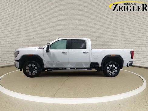 Used 2025 GMC Sierra 2500 Denali w/ Denali Reserve Package AWD/4WD image 8