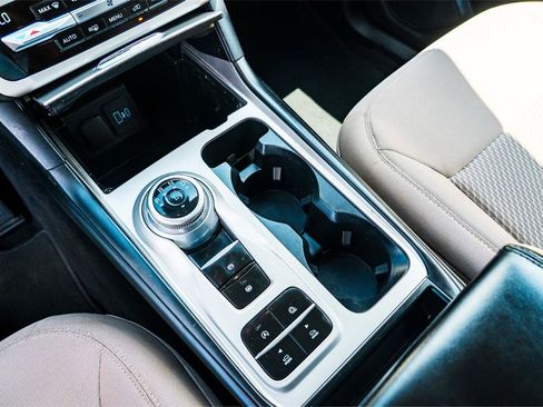 Used 2021 Ford Explorer 2WD image 18