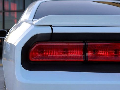 Used 2011 Dodge Challenger SE image 35