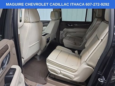 Used 2023 GMC Yukon XL Denali AWD/4WD image 32