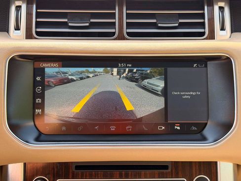 Used 2017 Land Rover Range Rover HSE AWD/4WD image 25