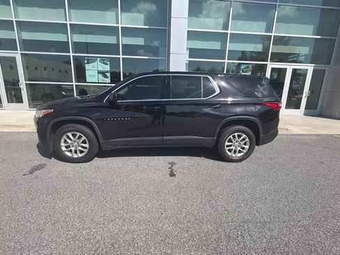 Used 2019 Chevrolet Traverse LS FWD image 2