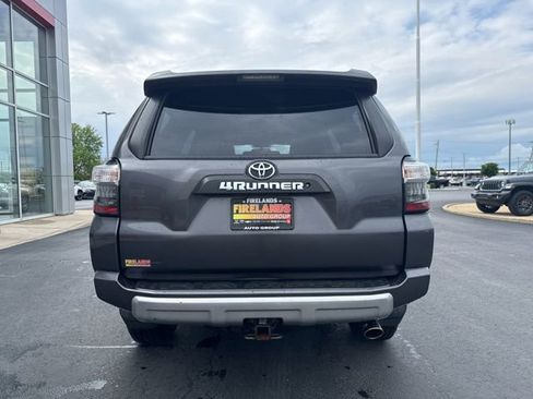 Used 2018 Toyota 4Runner TRD Off-Road Premium AWD/4WD image 6