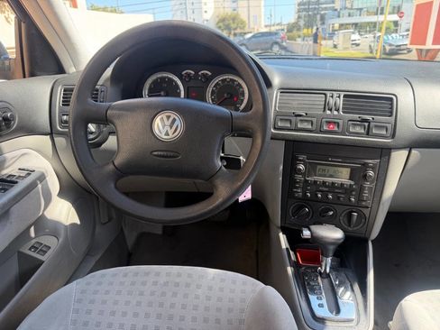 Used 2005 Volkswagen Jetta GLS image 10