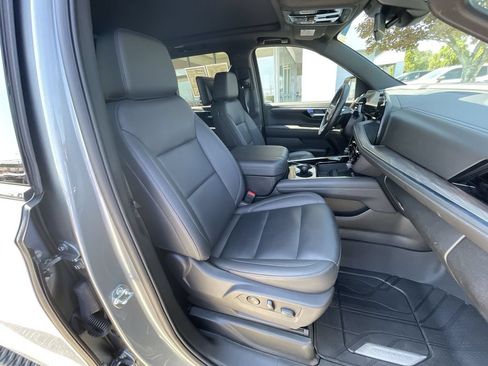Used 2026 Chevrolet Suburban Z71 w/ Z71 Off-Road Package AWD/4WD image 29