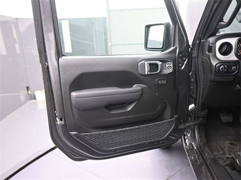 New 2025 Jeep Gladiator Sport image 40