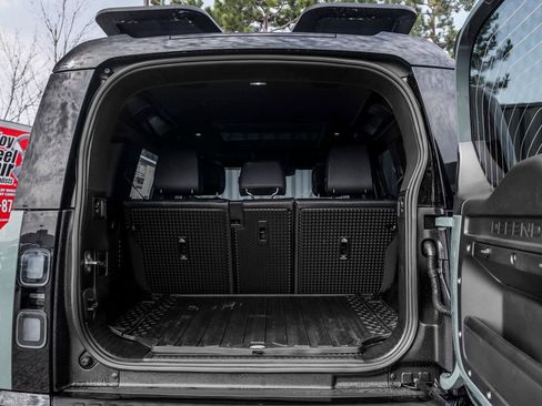 New 2026 Land Rover Defender 110 AWD/4WD image 10