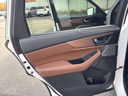 Used 2025 Acura MDX w/ Technology Package image 39