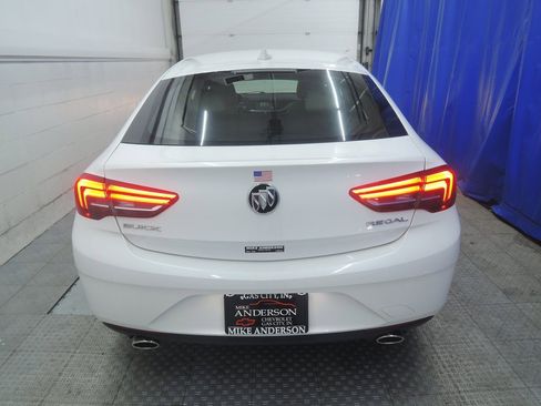 Used 2018 Buick Regal Preferred image 8