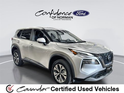 Used 2023 Nissan Rogue SV image 1