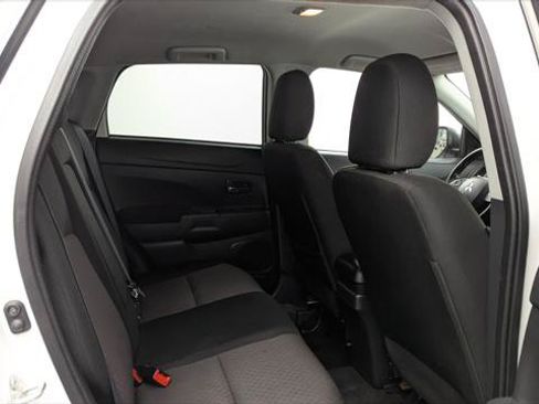 Used 2019 Mitsubishi Outlander Sport LE FWD image 18