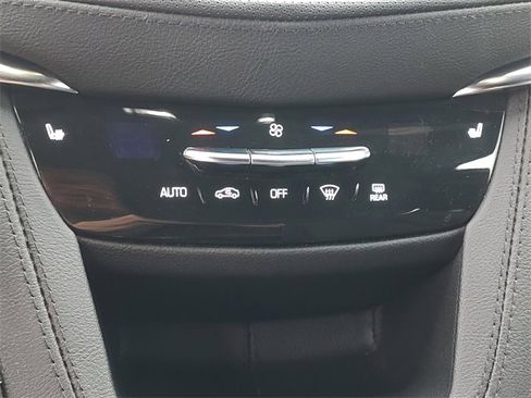 Used 2022 Cadillac XT5 Premium Luxury image 32