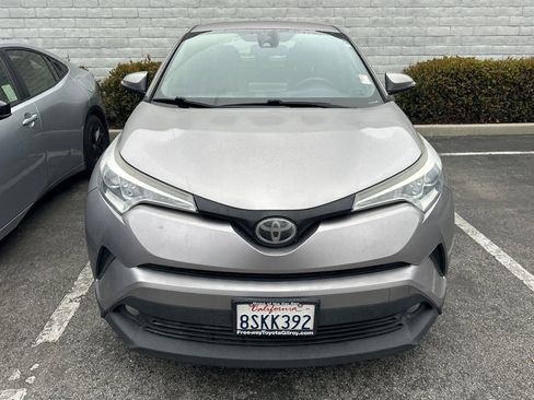 Used 2018 Toyota C-HR XLE image 5