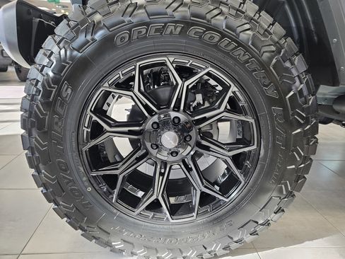 New 2025 Jeep Wrangler Unlimited Sport image 9