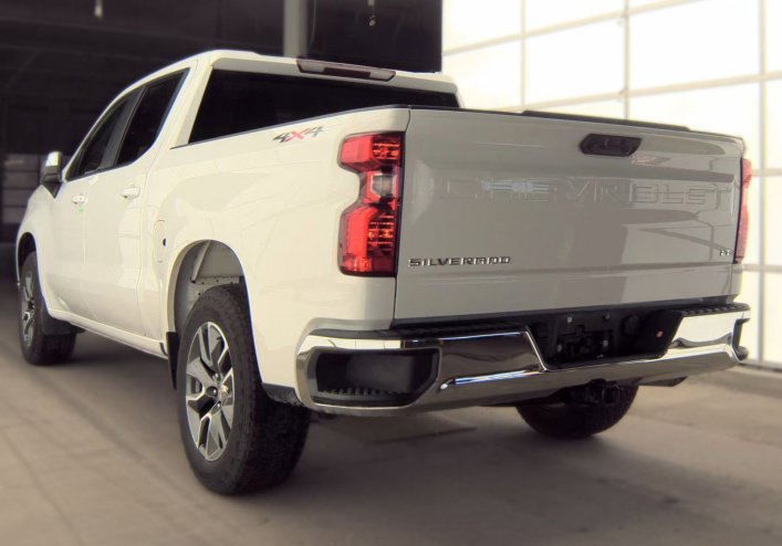 Used 2024 Chevrolet Silverado 1500 LT AWD/4WD image 2