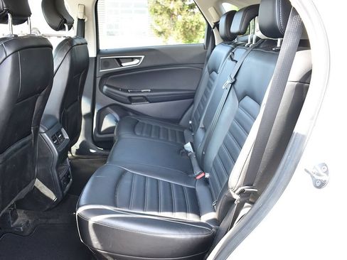 Used 2019 Ford Edge SEL w/ Equipment Group 201A AWD/4WD image 4