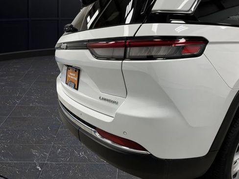 Used 2024 Jeep Grand Cherokee Laredo X w/ Luxury Tech Group I image 32