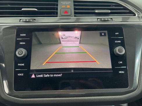 Used 2021 Volkswagen Tiguan SE image 13