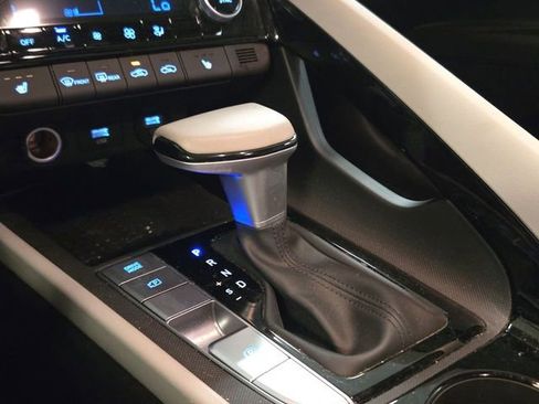 Used 2023 Hyundai Elantra Limited w/ Cargo Package image 19