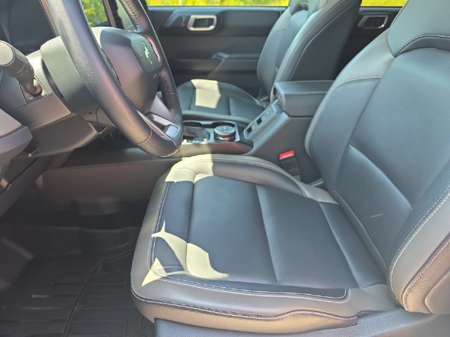 Used 2025 Ford Bronco Outer Banks AWD/4WD image 15