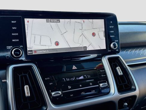 Used 2022 Kia Sorento S FWD image 16