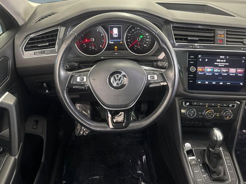 Used 2018 Volkswagen Tiguan SEL FWD image 28