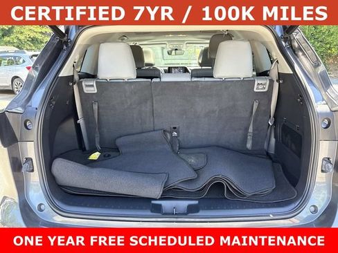 Used 2022 Toyota Highlander XLE AWD/4WD image 12