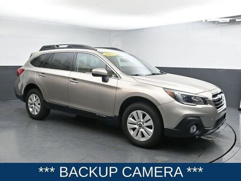 Used 2019 Subaru Outback 2.5i Premium image 3