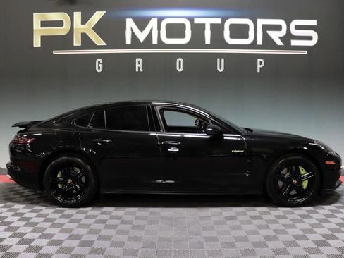 Used 2018 Porsche Panamera 4 image 9