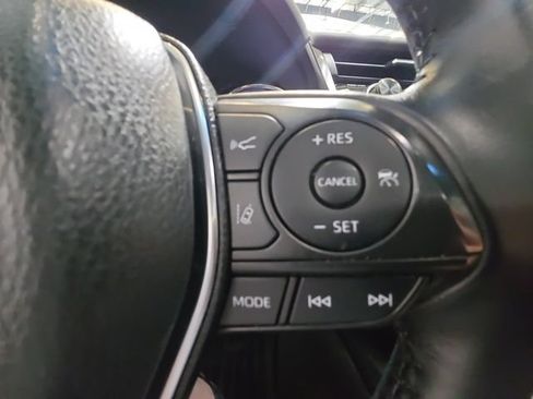 Used 2020 Toyota Camry SE FWD image 19