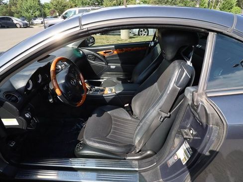 Used 2011 Mercedes-Benz SL 550 image 28