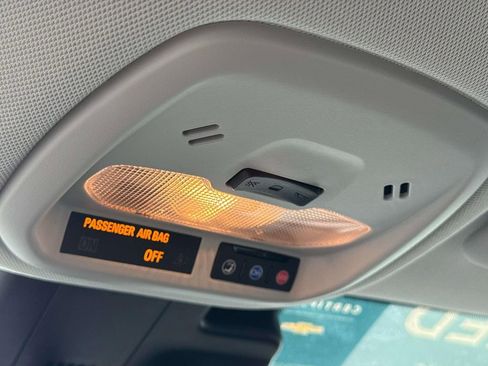 Certified 2025 Chevrolet Trax LS image 23