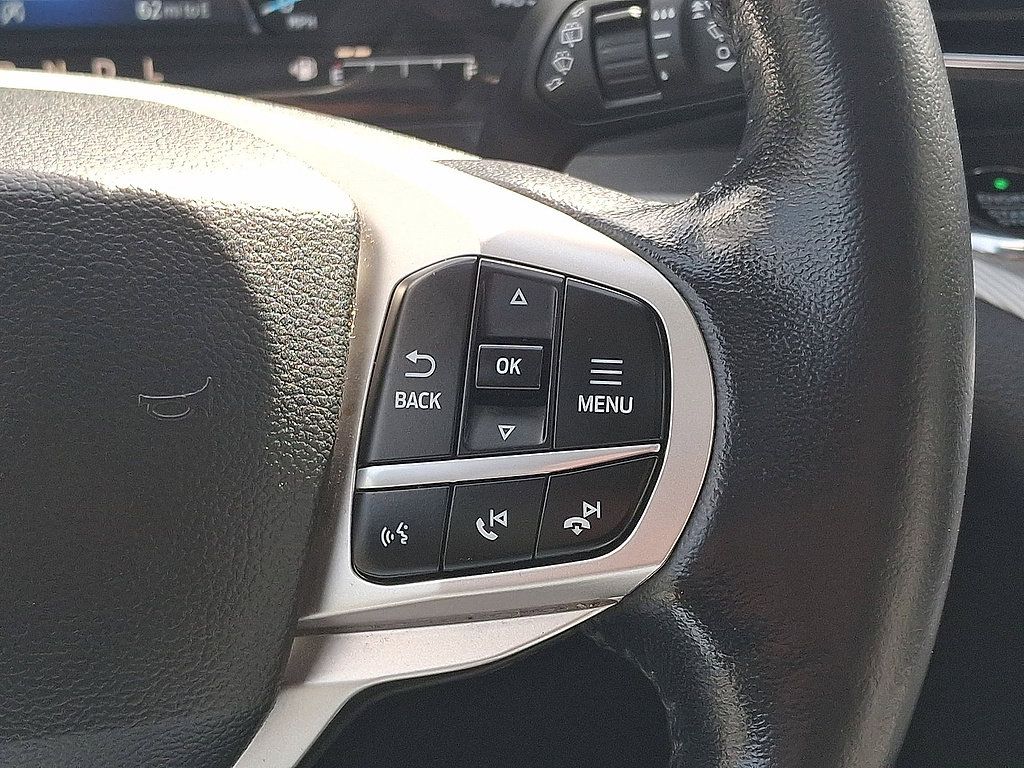Used 2021 Ford Explorer XLT w/ Equipment Group 202A AWD/4WD image 18