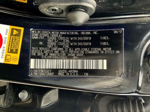 Used 2017 Toyota Highlander SE image 36